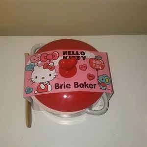 NEW-Hello Kitty Brie baker